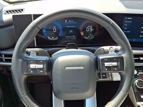 Used 2025 Hyundai Santa Fe SEL FWD image 18