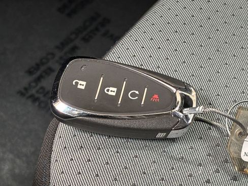 Used 2025 Chevrolet Trax LT w/ LT Convenience Package image 21