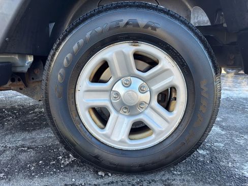 Used 2015 Jeep Wrangler Sport image 11