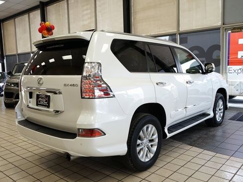 Used 2017 Lexus GX 460 image 17