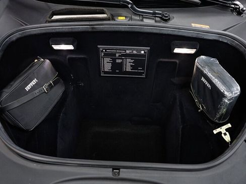 Used 2021 Ferrari F8 Tributo image 33