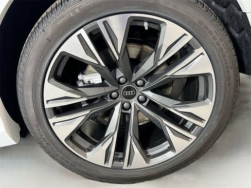 New 2026 Audi Q8 Premium Plus image 30