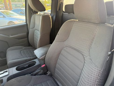 Used 2019 Nissan Frontier SV image 10