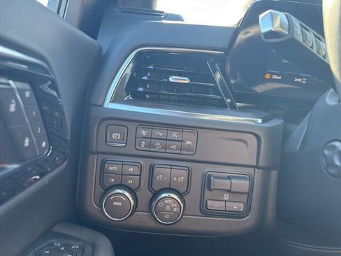 New 2026 Chevrolet Suburban Premier image 21