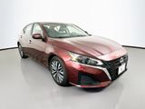 Used 2023 Nissan Altima 2.5 SV image 3