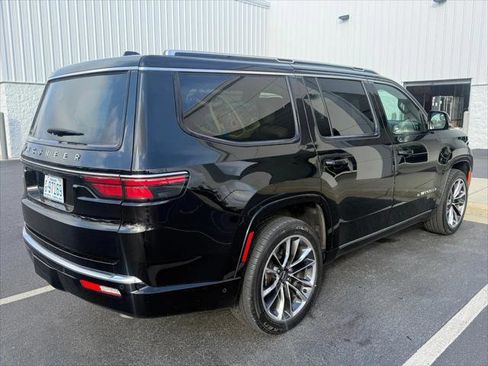 Certified 2025 Jeep Wagoneer Series III w/ Premium Group I image 5