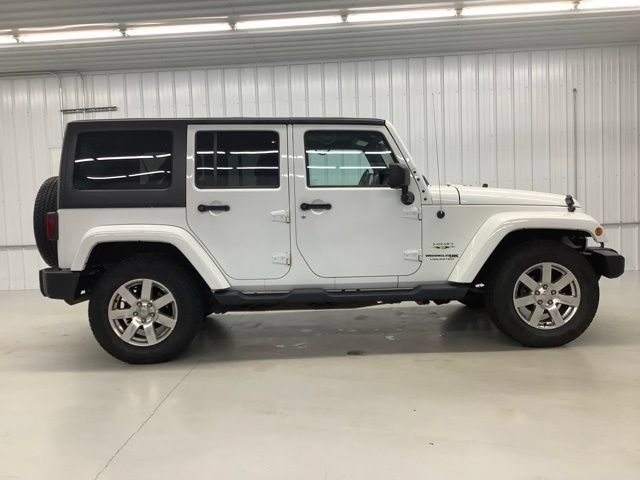 Used 2018 Jeep Wrangler Unlimited Sahara w/ Dual Top Group AWD/4WD image 7
