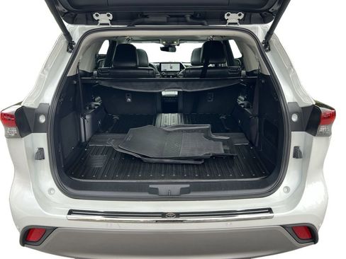 Used 2025 Toyota Highlander Platinum AWD/4WD image 33