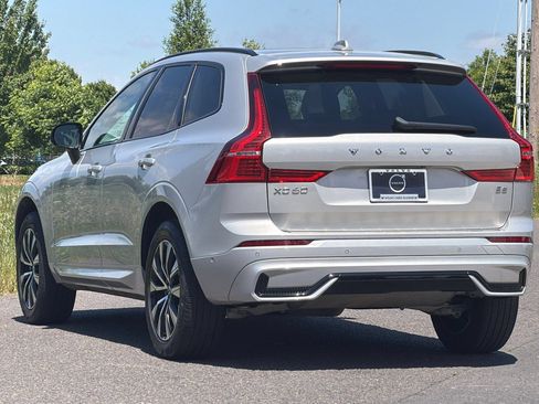Used 2023 Volvo XC60 B5 Plus w/ Climate Package FWD image 5