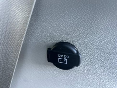 Used 2024 Chrysler Pacifica Touring-L image 15