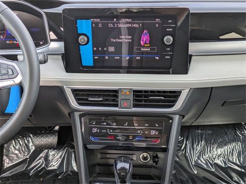 New 2026 Volkswagen Taos SE image 19