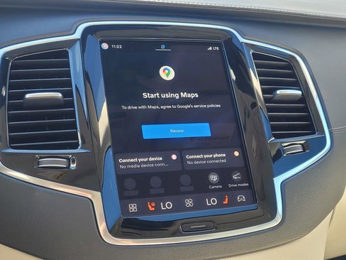 Used 2023 Volvo XC90 T8 Ultimate w/ Lounge Package image 22