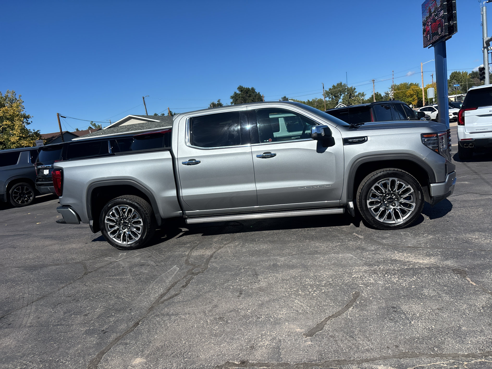 Used 2023 GMC Sierra 1500 Denali Ultimate AWD/4WD image 5