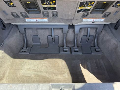 Used 2017 Toyota Sienna XLE image 15