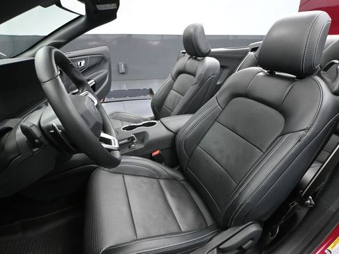 Used 2025 Ford Mustang GT Premium w/ GT Performance Package image 27