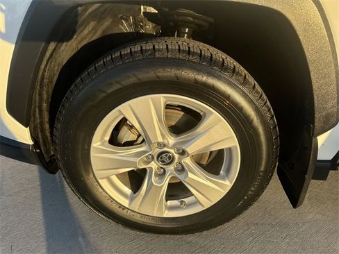Used 2019 Toyota RAV4 XLE image 32