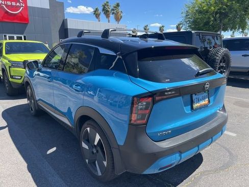 Used 2025 Nissan Kicks SR image 3