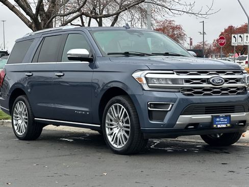 Certified 2023 Ford Expedition Platinum image 9