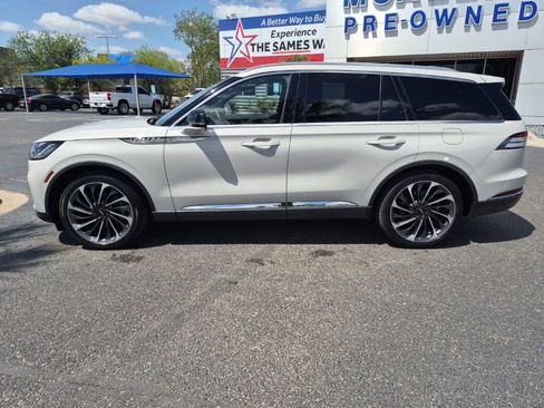 Used 2025 Lincoln Aviator Reserve w/ Illumination Package image 2