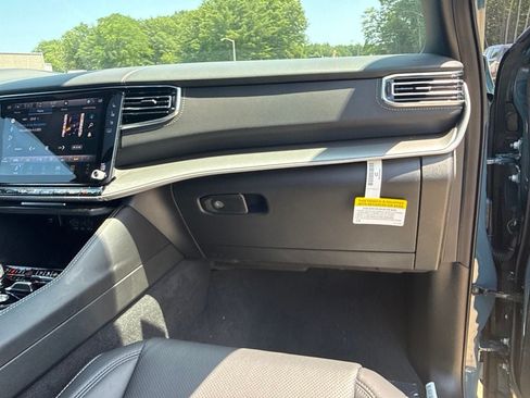New 2026 Jeep Grand Wagoneer Limited AWD/4WD image 31
