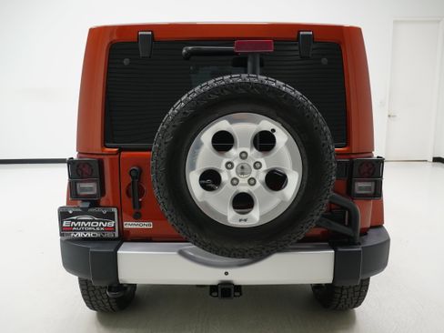 Used 2014 Jeep Wrangler Unlimited Sahara w/ Max Tow Package image 5