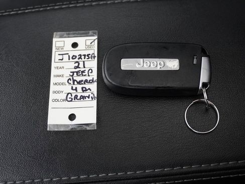 Used 2021 Jeep Cherokee Latitude Lux w/ Sun & Sound Group image 39