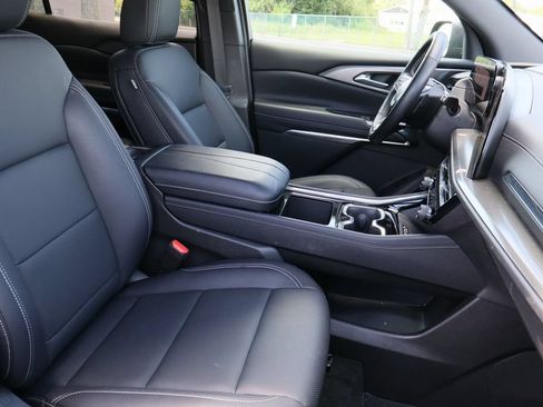 Used 2026 Chevrolet Traverse LT FWD image 30