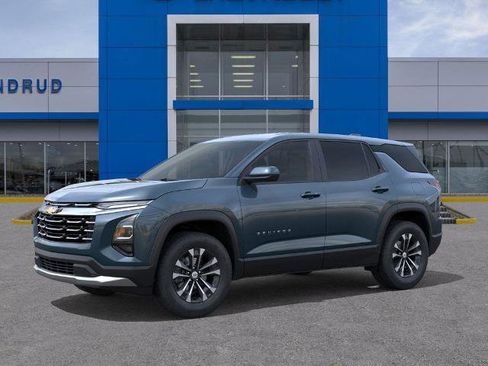 New 2026 Chevrolet Equinox LT image 2