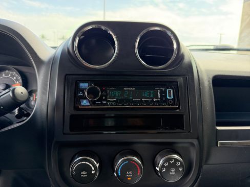 Used 2015 Jeep Patriot Sport FWD image 29