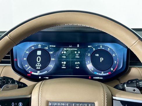 Used 2025 Land Rover Range Rover Long Wheelbase SE image 10