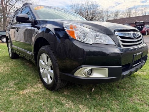 Used 2011 Subaru Outback 2.5i Premium w/ All-Weather Pkg image 6