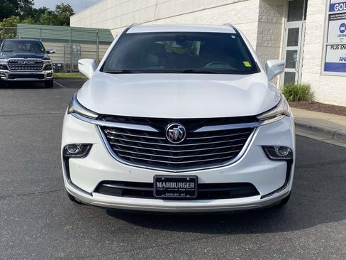 Used 2022 Buick Enclave Essence FWD image 2
