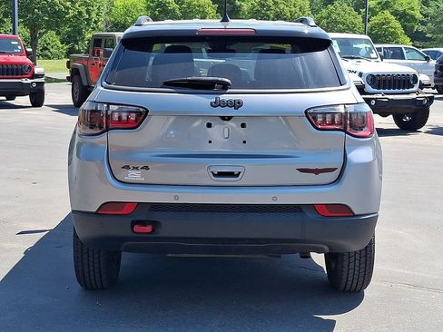 Certified 2022 Jeep Compass Trailhawk AWD/4WD image 5