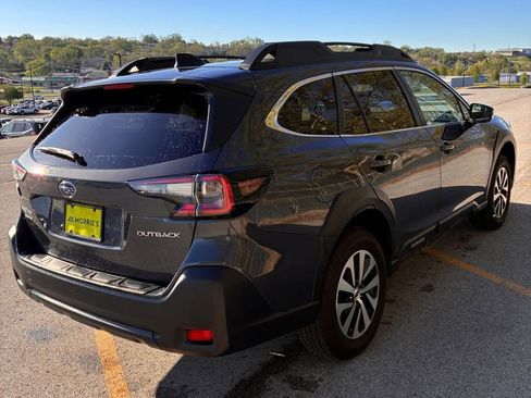 Used 2023 Subaru Outback Premium AWD/4WD image 6
