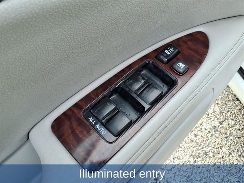 Used 2012 Toyota Avalon image 12