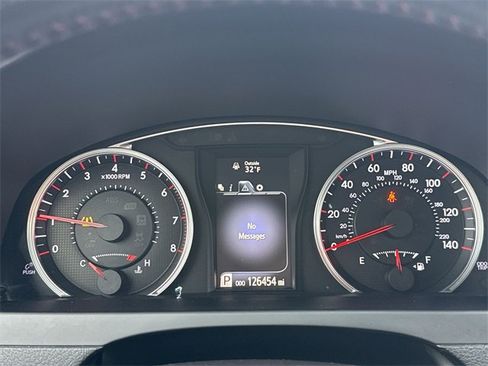 Used 2016 Toyota Camry SE image 15