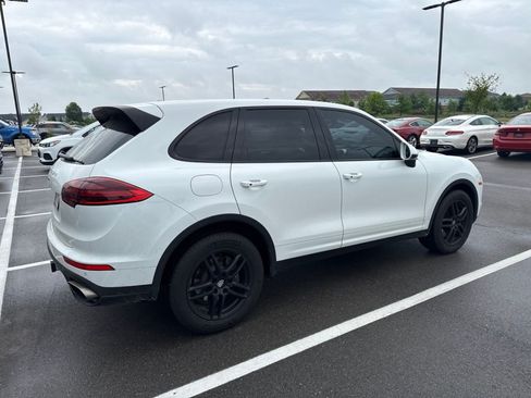 Used 2018 Porsche Cayenne Platinum Edition AWD/4WD image 2