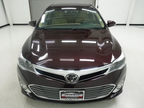 Used 2015 Toyota Avalon Limited w/ Technology Package FWD image 2