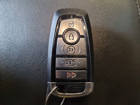 Used 2019 Ford Edge SEL w/ Equipment Group 201A AWD/4WD image 32