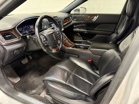 Used 2019 Lincoln Continental Reserve image 14