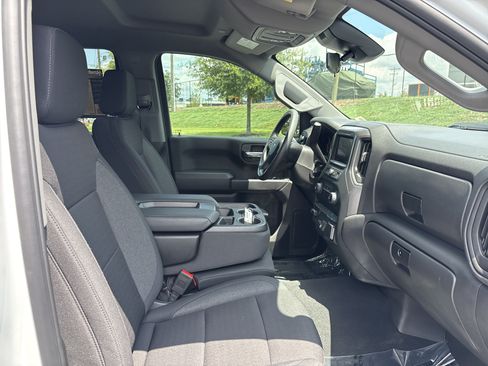Used 2024 Chevrolet Silverado 1500 Custom Trail Boss w/ Turbomax Blackout Package AWD/4WD image 24