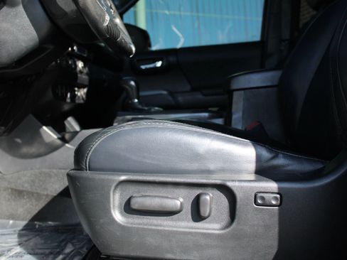 Used 2020 Toyota Tacoma TRD Sport image 20