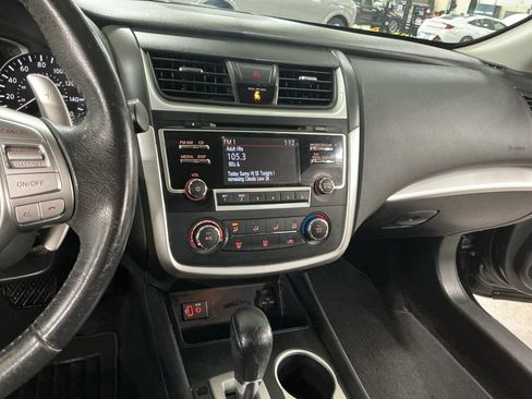 Used 2017 Nissan Altima 2.5 SR w/ Midnight Edition Package image 7