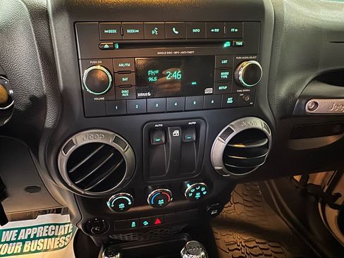 Used 2018 Jeep Wrangler Sport image 16