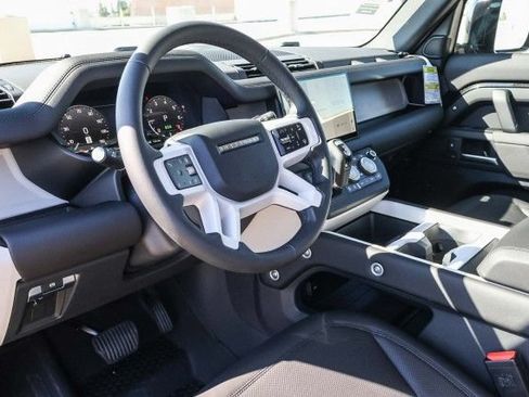Certified 2025 Land Rover Defender 110 S AWD/4WD image 18