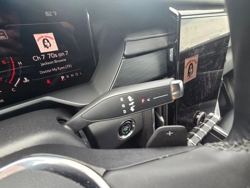 Used 2026 GMC Acadia Elevation w/ Elevation Premium Package FWD image 15