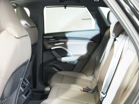 Used 2025 Audi Q5 Premium Plus w/ Premium Plus image 18