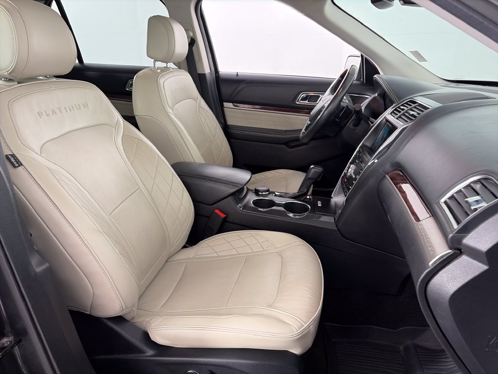 Used 2017 Ford Explorer Platinum AWD/4WD image 31