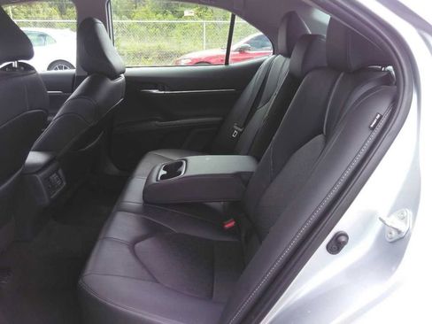 Used 2023 Toyota Camry XSE FWD image 5