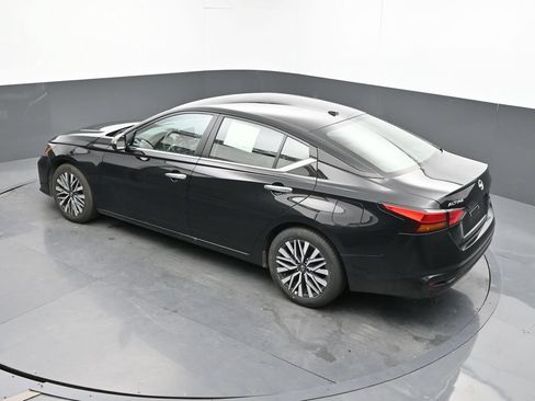 Used 2025 Nissan Altima 2.5 SV FWD image 40